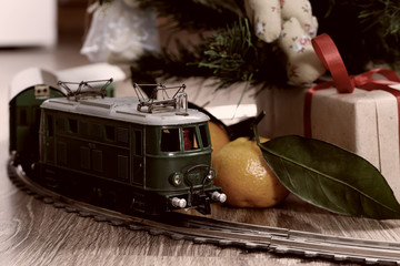 train retro toned model