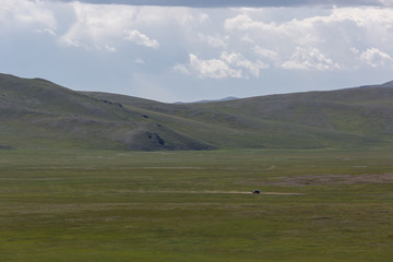 Landstraße durch die mongolische Steppe