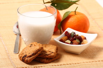 Latte di mandorla e frutta secca