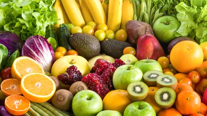 Crédence de cuisine en verre imprimé Fruits Divers fruits et légumes frais pour manger sain