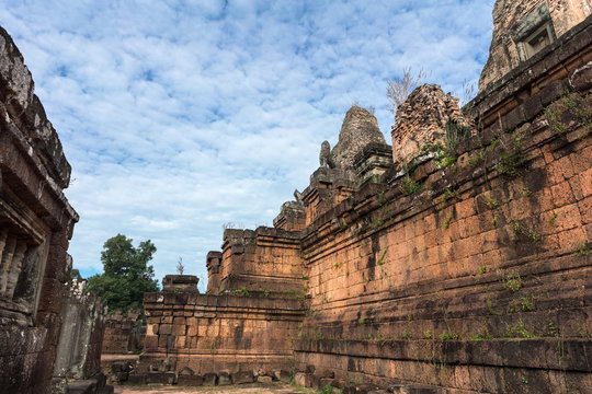 Eastern Mebon at Angkor wat