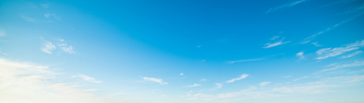 Fototapeta white and blue sky in La Jolla