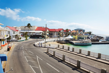 Fototapeta na wymiar Harbor front road through George Town, Grand Cayman