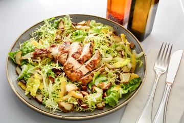 plate lunch dinner starter soup sandwich bread toast green salad orange meal 