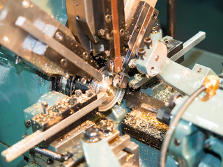 machining automotive part by cnc turning machine
