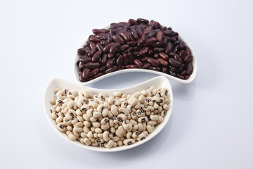 red kidney beans and black eye peas