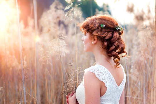 Nat&uuml;rliches romantisches Make-up und Styling f&uuml;r eine Hochzeit