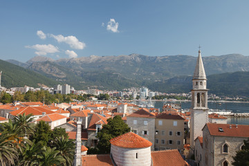 Fototapeta na wymiar view of the old town of Budva from the Citadel