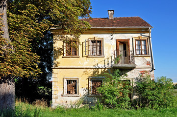 sehr altes Haus, Ruine