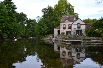 Fototapeta na wymiar Moulin de la Mothe, bords du Loiret