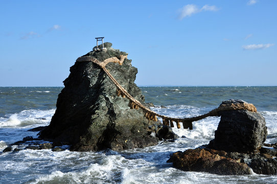 Meoto Iwa, les rochers mariés de Futami