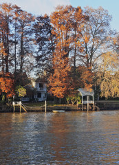 Obraz premium Argentina, Buenos Aires Province, Tigre, View of the Canal on the Lujan River.