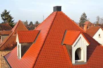 Ziegeldach mit Dachgauben