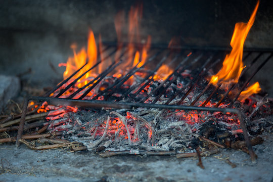 Barbecue aux sarments de vignes