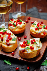 Bree pomegranate balsamic vinegar parsley crostini