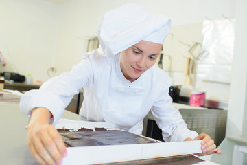 preparing the chocolate cake