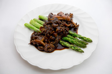 アスパラガスソテーのブラウン木野子ソースがけ