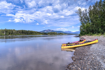 Fototapeta premium Canoeing South Nahanni River