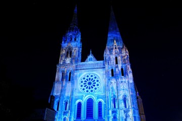 chartres by night