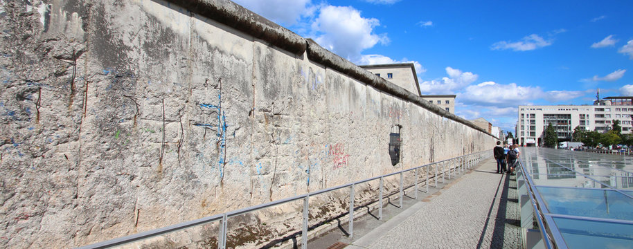 Mur de Feu Photo stock libre - Public Domain Pictures