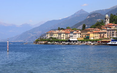 Fototapeta na wymiar Scenic Como lake and Bellagio town