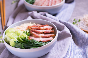 Instant noodles with shiitake mushrooms, pepper and onion in a b