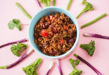 Vegetable risotto, vegetable circle around.