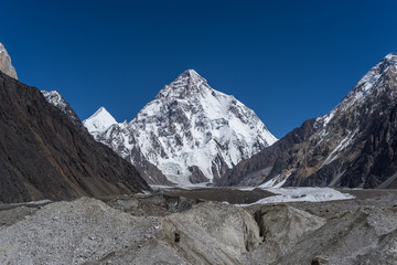 K2 bergpiek achter Baltoro-gletsjer, Skardu, Gilgit, Pakistan