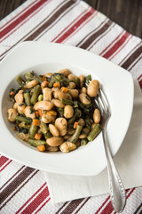 baked beans with shpitanom, tomato and green beans