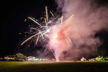 helles feuerwerk mit rauch