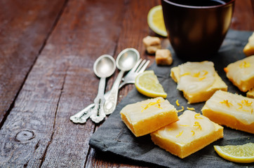 Lemon bars with lemon icing