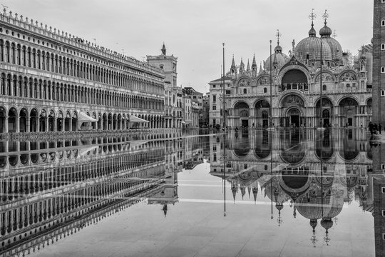 flood in Venice in black and white