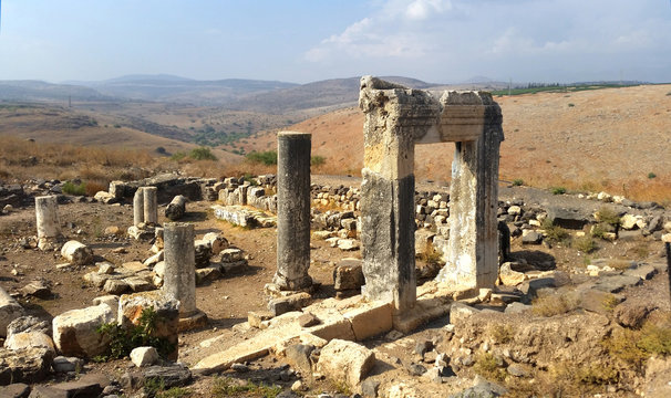  synagogue ruins at Mount Arbel