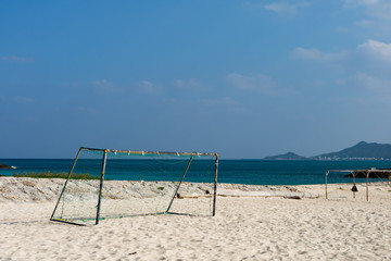 砂浜のサッカーゴール