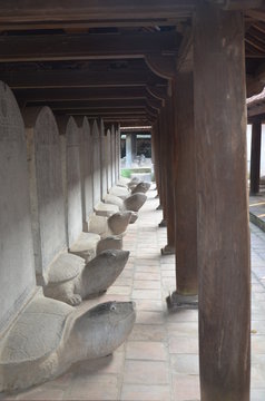 Stèle carapace tortue temple de la littérature à Hanoï Vietnam