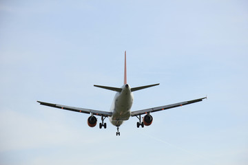 Fototapeta na wymiar Plane approaching runway
