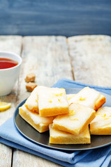 Lemon bars with lemon icing