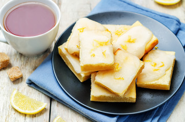 Lemon bars with lemon icing