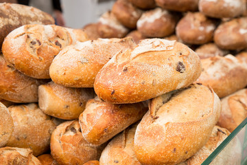 Fototapeta na wymiar fresh baked buns and loafs on a market