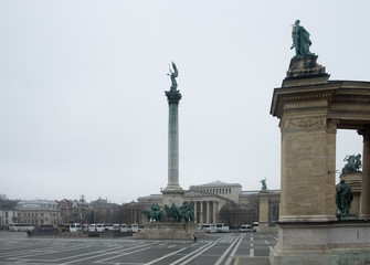 Fototapeta na wymiar Heroes Square at cold, foggy day. Budapest, Hungary