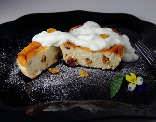 творожная запеканка с изюмом