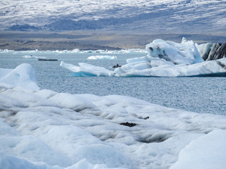 Fototapeta na wymiar Jokulsarlon Icebergs