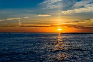 Obraz premium Beautiful sunset on the sea
