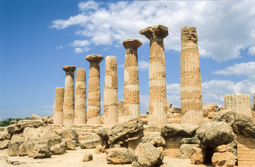 Fototapeta na wymiar Säulen einer Tempelruine