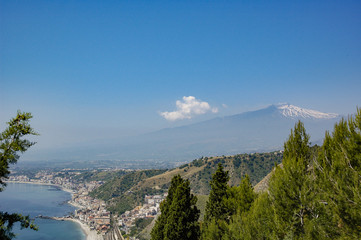Giardino Pubblico in Taormina mit Blick auf den Aetna und Naxos