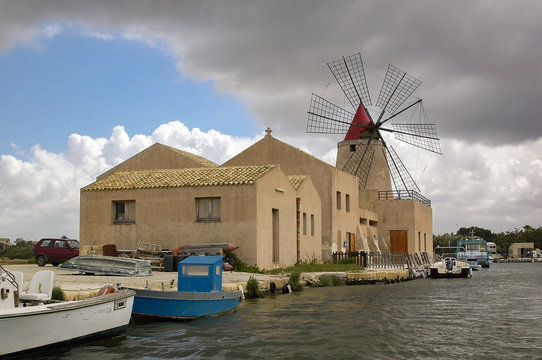 Saline nahe Trapani mit Salzmuseum
