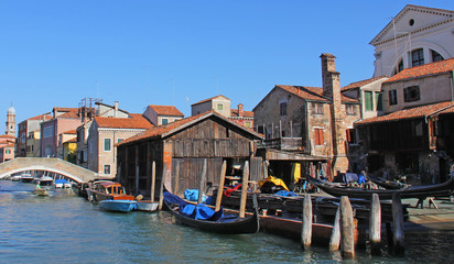 Fototapeta na wymiar Atelier de réparation de Gondole à Venise Italie