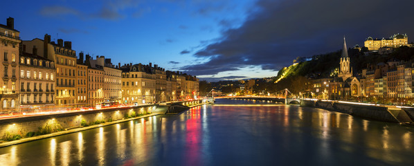 Fototapeta na wymiar View of Saone river in Lyon city at evening