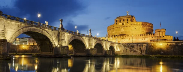 Castle of Holy Angel and Holy Angel Bridge over the Tiber River © Frédéric Prochasson