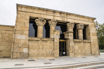 Fototapeta premium Temple of Debod in the Parque del Oeste, Madrid, Spain